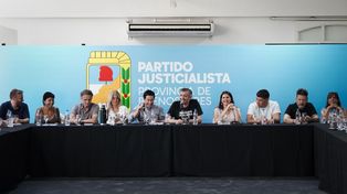 Máximo Kirchner y el resto de la dirigencia se reunieron en Malvinas Argentinas.