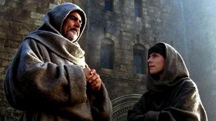 Un viaje a la Edad Media a través de El nombre de la rosa, su primera novela