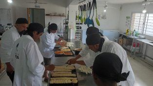 El municipio de Paraná impulsa talleres para personas en situación de calle.