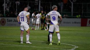 Sebastián Ferreira y Enzo Copetti están de espalda al gol. El exRacing marcó un solo gol en el torneo, el paraguayo ninguno.