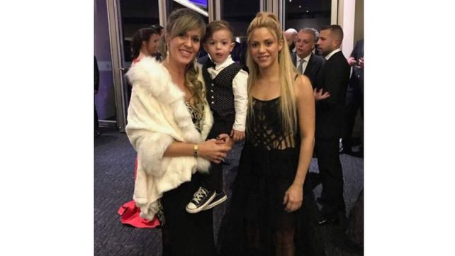 Las redes sociales, despiadadas contra el look de Shakira en el casamiento del año