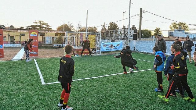 El Club Neuquén inauguró un nuevo campo de entrenamiento en homenaje a Víctor Hugo Amatti.