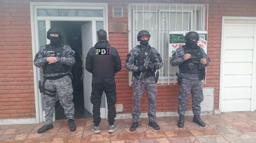 Balacera a un boliche de Capitán Bermúdez: secuestran 5 celulares y filmaciones en 4 allanamientos