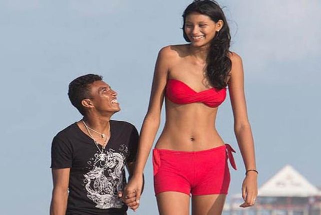 Felices. Elisany Silva da Cruz y su novio