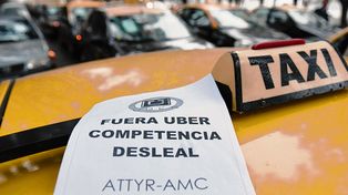 En pie de guerra. Los taxistas vienen resistiendo la llegada de Uber.