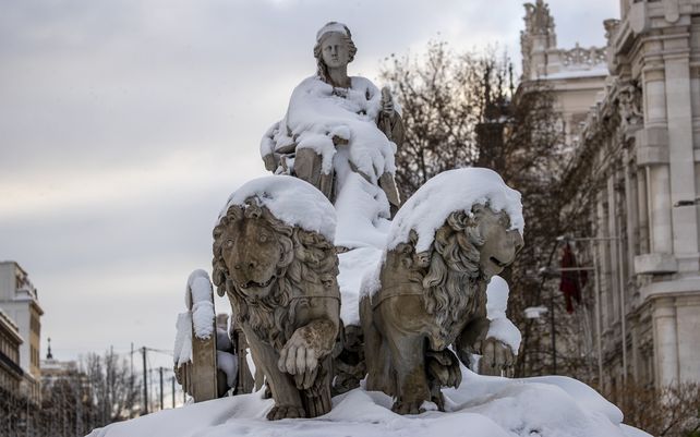 Madrid se paraliza tras la histórica nevada