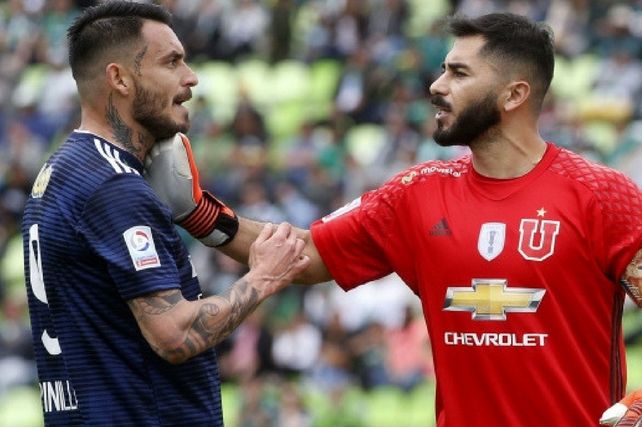 El capitán de Universidad de Chile destrozó a Mauricio Pinilla