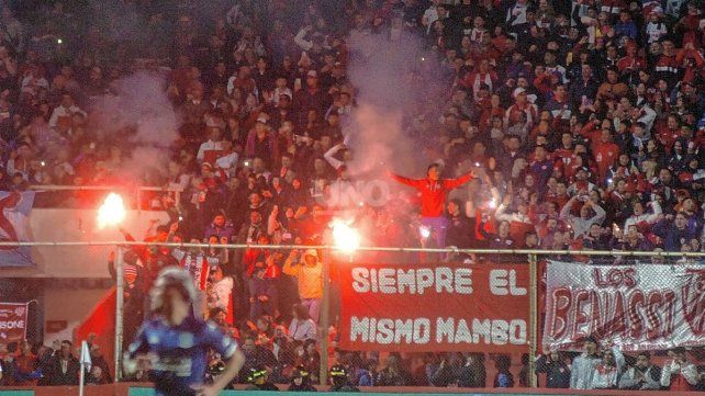 Enojo en los hinchas de Unión ante la falta de refuerzos