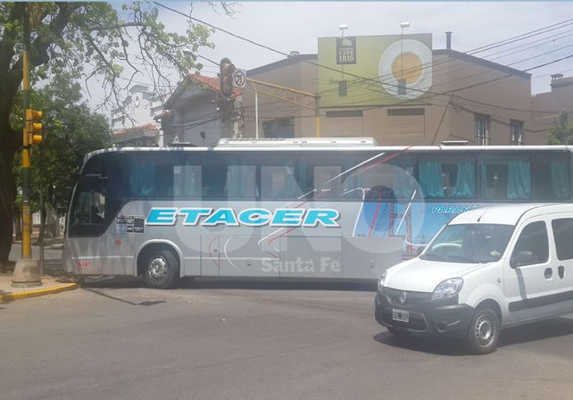 Complicaciones en el tránsito en Bulevar y Belgrano
