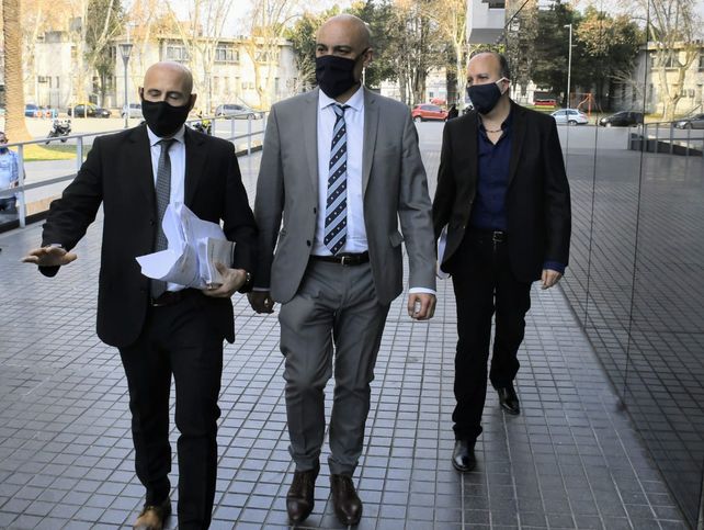 El fiscal Ponce Asahad llegó temprano al Centro de Justicia Penal para asistir a la audiencia imputativa. 
