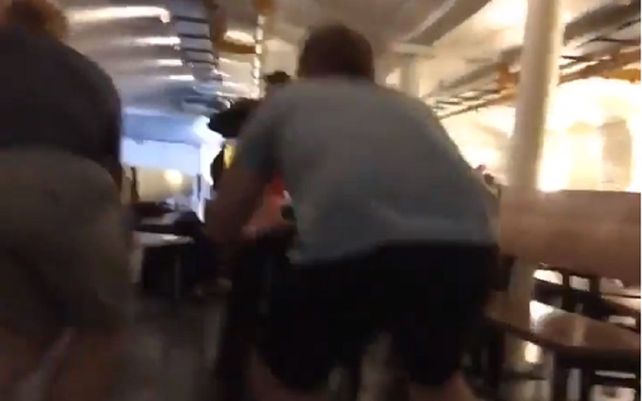 Miedo. Así se vivió en el pub londinense el momento del ataque en el puente