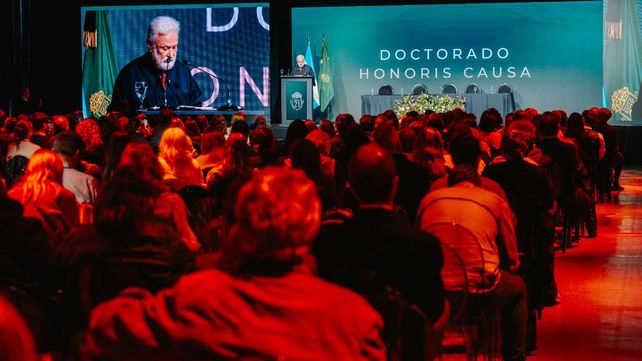 Tonucci recibió el doctorado Honoris Causa de la Universidad Siglo 21.