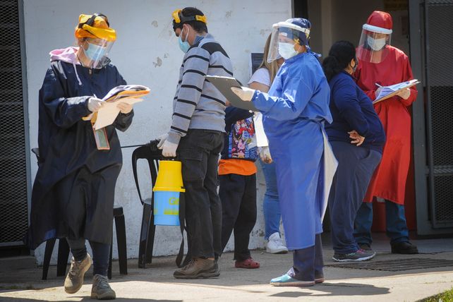 Rosario volvió a pasar los mil casos de coronavirus y la provincia superó los dos mil