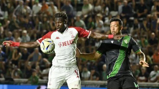 Con un expulsado por lado, Banfield y Huracán iniciaron con un empate el Torneo Apertura