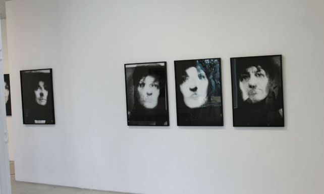 La exposición se en el barrio porteño de La Boca.