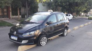 Otra vez un auto quedó atrapado en los pianitos del Metrofé