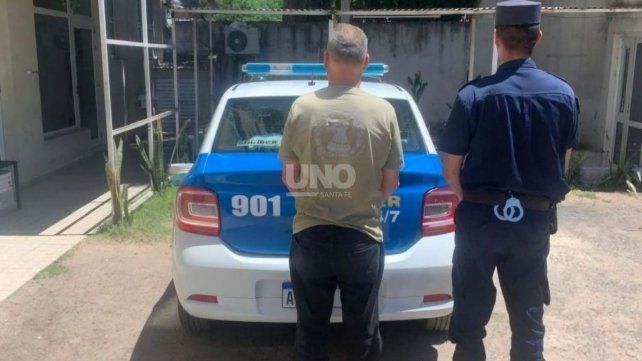 El santafesino se entregó a la policía junto a sus abogados luego de permanecer casi una semana prófugo