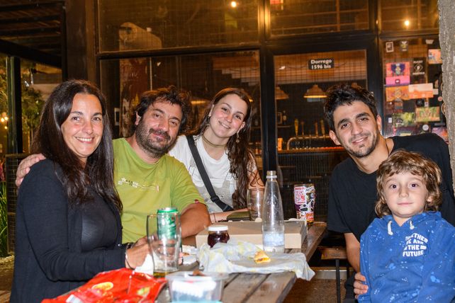 Adriana Cavacini, Ariel Pedrol, Renata y  Alejo Capelletti y Ciro