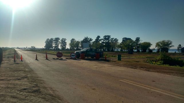 Cortes y desvíos de tránsito en la ruta 90 por el desborde de la laguna Melincué