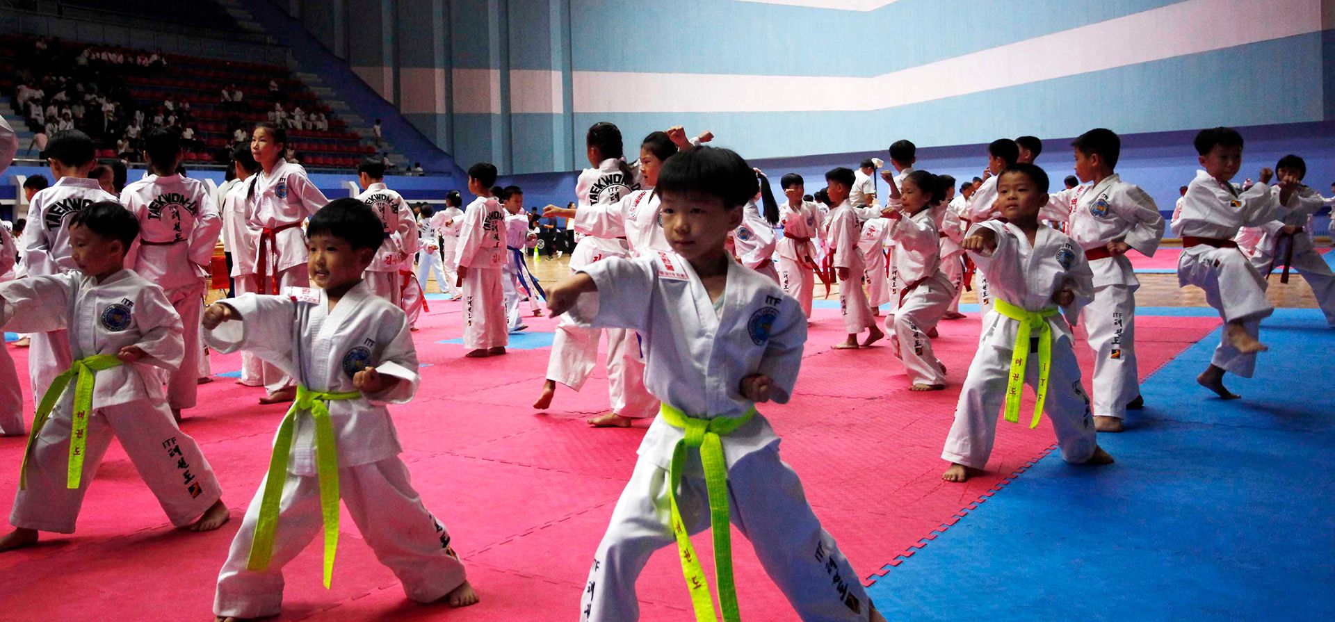 Niños practican antes del evento en el Concurso Nacional de Aficionados al Taekwondo en Pyongyang, el miércoles 12 de agosto de 2026. (Foto AP/Cha Song Ho) Niños practican antes del evento en el Concurso Nacional de Aficionados al Taekwondo en Pyongyang, el miércoles 12 de agosto de 2026. (Foto AP/Cha Song Ho)