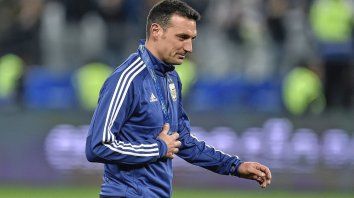 Lionel Scaloni llegó este martes a Buenos Aires y el fin de semana deberá oficializar la lista de 23 jugadores para las Eliminatorias y la Copa América. Lionel Scaloni llegó este martes a Buenos Aires y el fin de semana deberá oficializar la lista de 23 jugadores para las Eliminatorias y la Copa América.