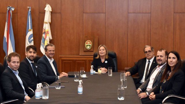 Susana Medina y Adán Bahl suscribieron este viernes un convenio de cooperación&nbsp;