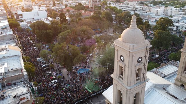 Encuentro Plurinacional: Más de 100.000 mujeres y disidencias en la marcha de cierre&nbsp;