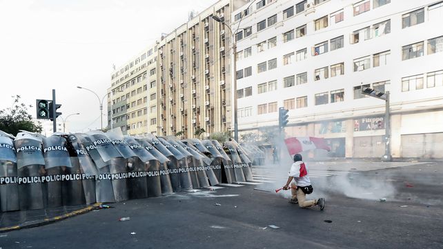 Perú: disturbios con un muerto y decenas de heridos
