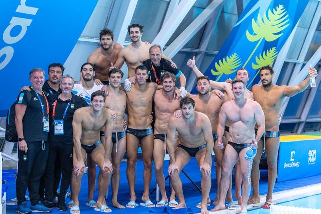 Los chicos del polo acuático cayeron frente a Canadá por 14 a 7 en el último partido del grupo B.