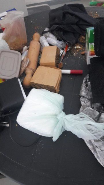 La cocaína y marihuana fue secuestrada al agente penitenciario en una requisa previa a su ingreso a la cárcel.