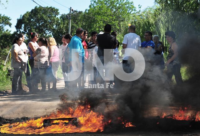 Los vecinos dijeron basta y salieron a la calle a reclamar por más seguridad y presencia policial.