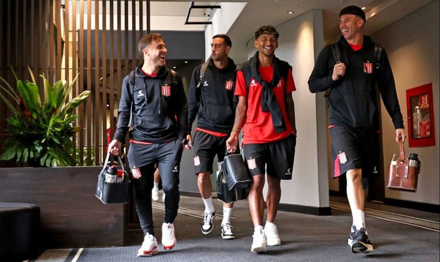 El plantel de Estudiantes viaja este martes a Chile para cumplir con la fecha de la Libertadores.&nbsp;
