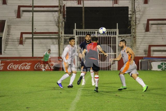 Los suplentes igualaron ante Cosmos