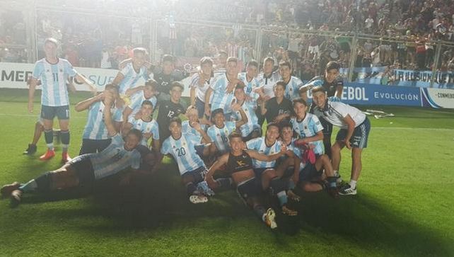 Argentina se lo dio vuelta a Brasil y se quedó con el Sudamericano Sub 15