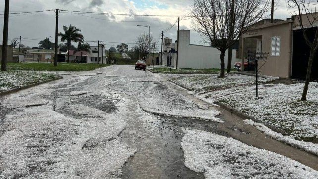 Intensa caída de granizo en General Ramírez y Aranguren