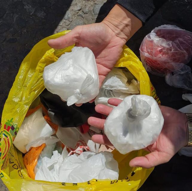 Un albañil detenido por llevar cocaína en la mochila y cultivar marihuana en su casa