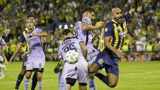 Se cae. Carlos Quintana terminó jugando de 9 ante Barracas y fue por la heroica. No pudo ser y Central volvió a perder.