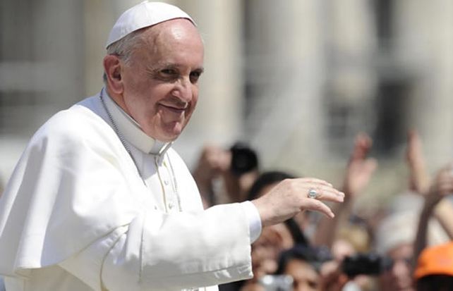 La docente contó que le pidió al Papa que rezara por el alma de Agustín y porque vuelva la paz al jardín.