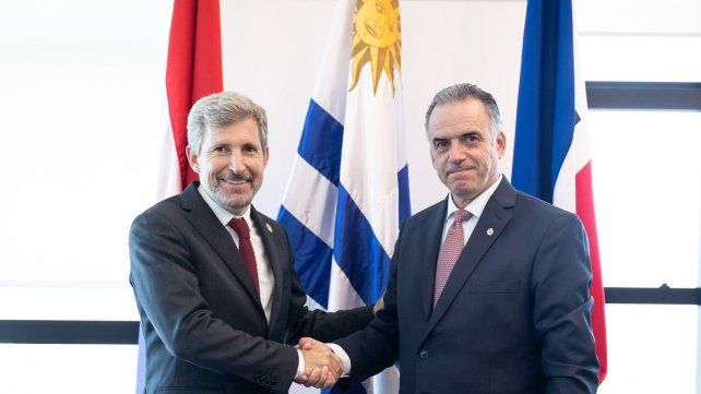 Rogelio Frigerio se reunió con el presidente de Uruguay Yamandú Orsi para plantear la preocupación por la instalación de la planta de hidrógeno frente a Colón.&nbsp;