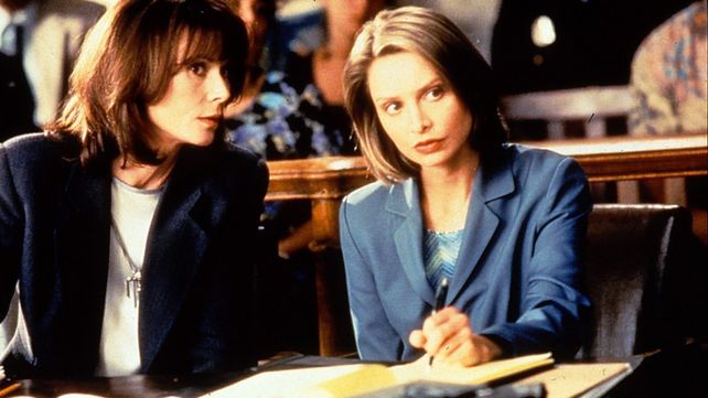 La propuesta fue protagonizada por Calista Flockhart (derecha).