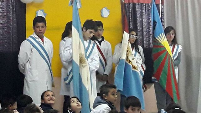 Luisa, la abanderada que emociona a todos con sus logros