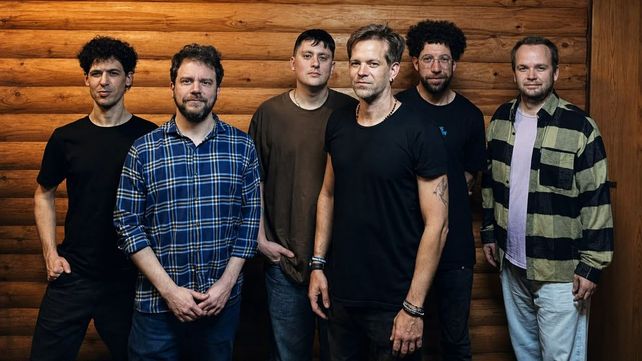 La banda rosarina One Night recorrerá los clásicos del repertorio de Eric Clapton en un show en el CC Atlas