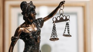 En cuanto a la necesidad de una Justicia con perspectiva de género basta revisar los trágicos números de los femicidios y las violencias en sus distintas formas para entender la urgencia de capacitación.&nbsp;