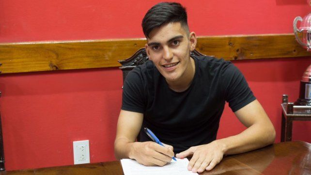 Colón abrocha otro refuerzo: Kevin López está en Santa Fe y firma tras la revisión