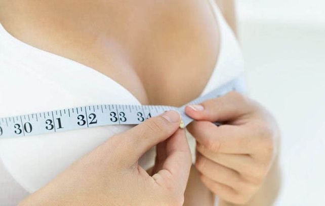Cirujanos plásticos aseguraron que no se implantan prótesis a los menores