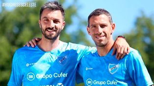 Nacho Scocco y Maxi Rodríguez jugarán en la liga venadense para defender los colores de Hughes FCB, donde Nacho es presidente.