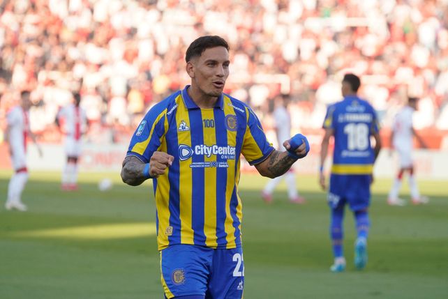 Copetti lo grita después de definir con tranquilidad tras el buen pase de Enzo Giménez.