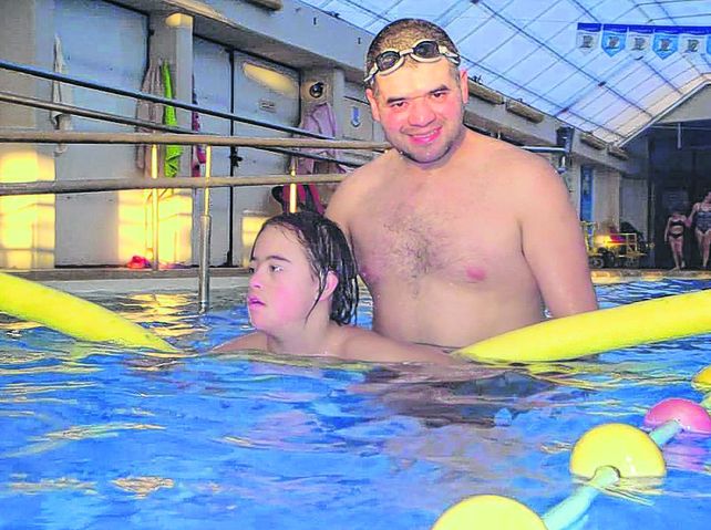 Uno de Los Tiburones, distinguido como joven sobresaliente provincial