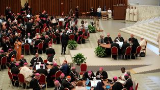 El Papa rechazó las batallas ideológicas en la Iglesia al abrir el Sínodo
