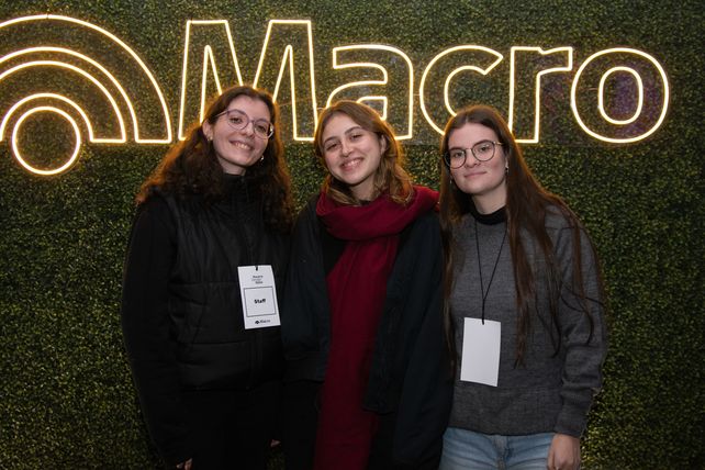 Julia keilty, Elena del Castillo y Luisina Báez